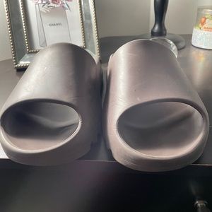 Yeezy Slide